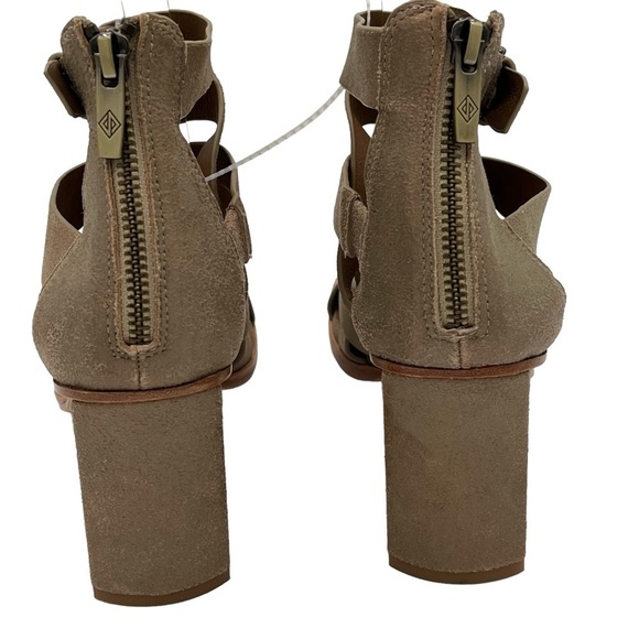 Donald Pliner Izzy Metallic Caged High Heel Sandal Women's Size: 7.5 - Picture 4 of 12